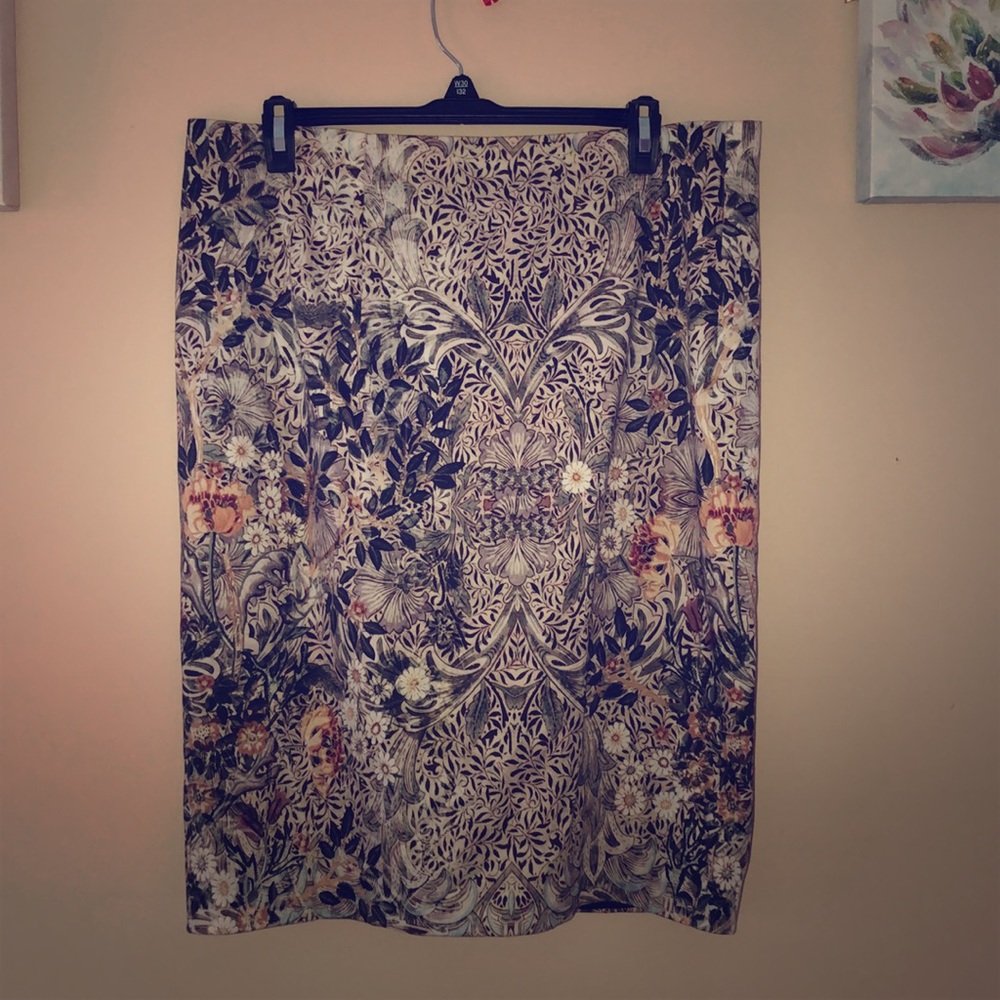 Ming pencil skirt sized XL